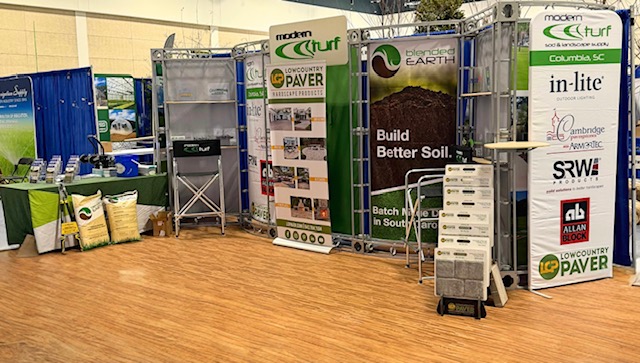 ModernTurfSod's tweet image. Huge thanks to everyone who stopped by Booth 301 at the @SCgreenindustry Conference &amp;amp; Tradeshow! We loved connecting with industry pros and talking sod, soils, and landscape &amp;amp; hardscape solutions. 

Ready to bring your next project to life? Let’s grow this season and beyond! 🌿