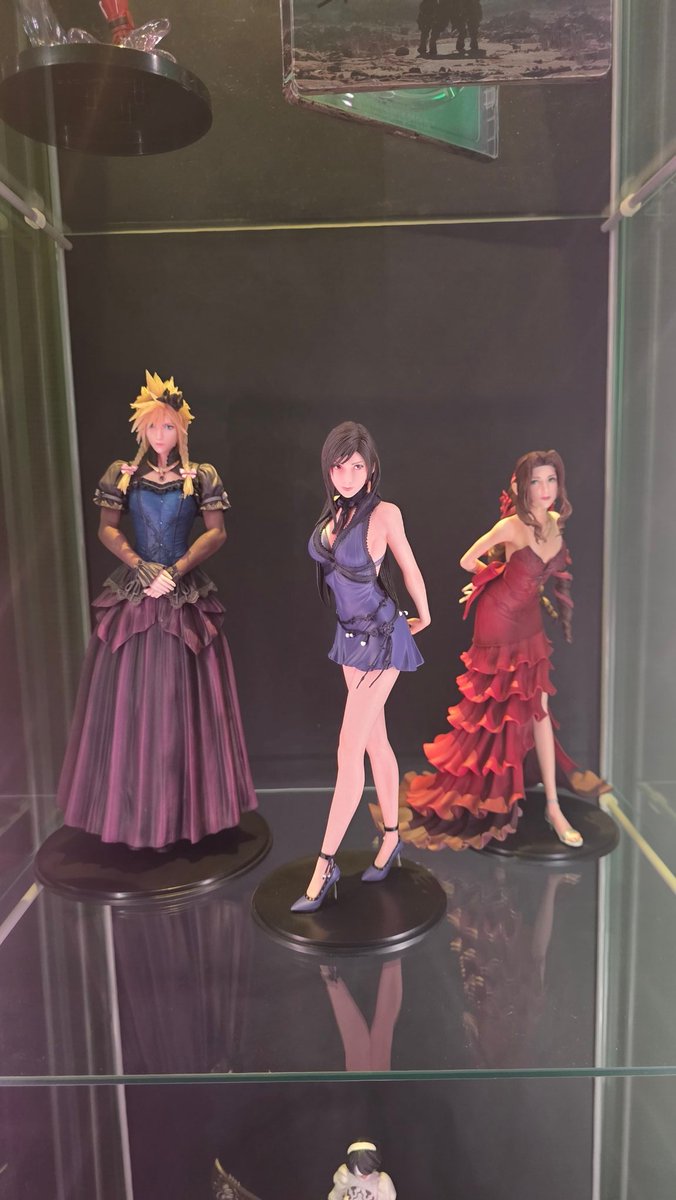 GamingTrine's tweet photo. Today is the 29th Anniversary of Final Fantasy VII! Here is just a small portion of things I've collected over the years!

#FF7_29thanniversary 
#FF7 https://t.co/gxVx7erkat