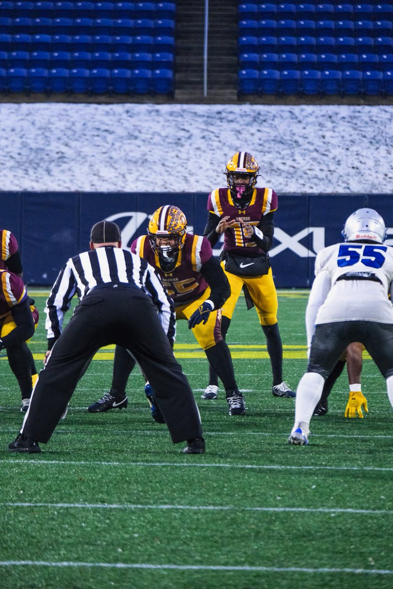 lynchkyrellqb_'s tweet image. Senior year approaching! #15