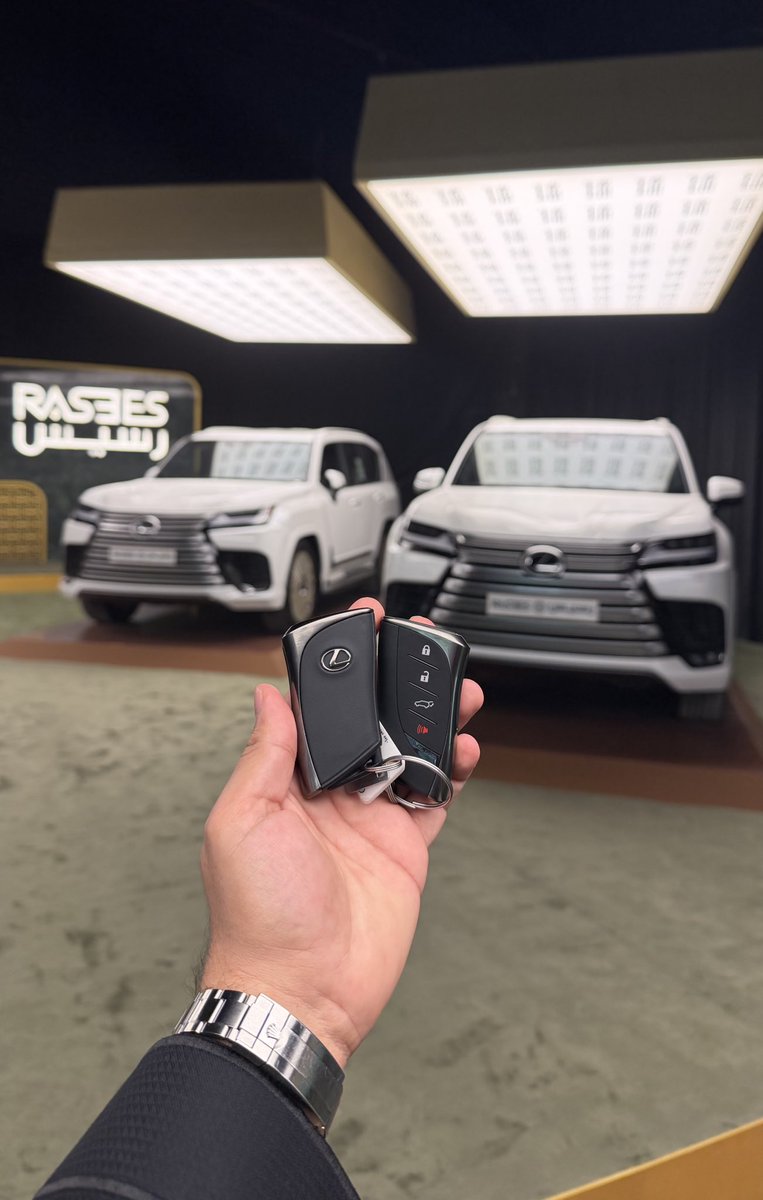 من سعيد الحظ ؟؟

#جيوب_لكزس_هدية_رسيس