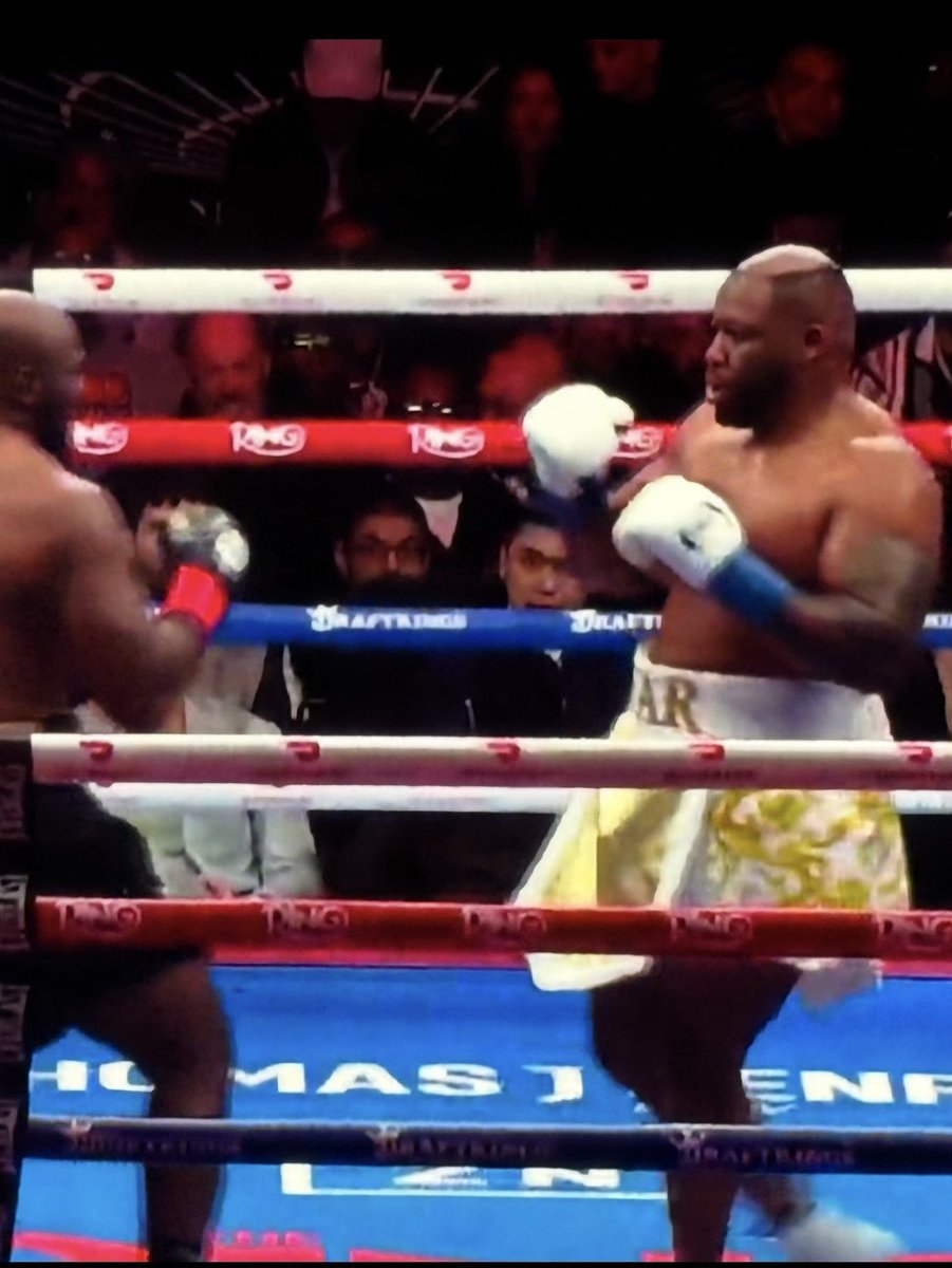 I KNOOOOOOOWWWW you fckin lying 😂😂😂 big baby got his whole toupee knocked off 😂