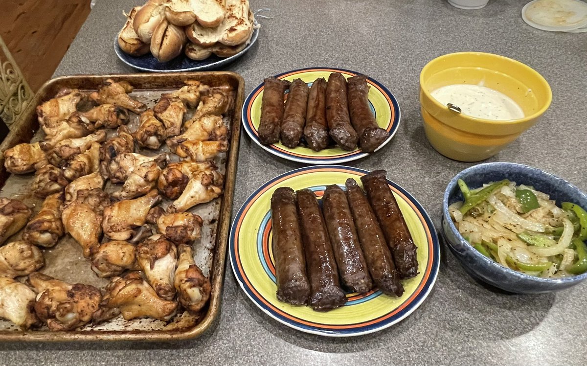 VanHipp's tweet image. Smoked venison brats, hot links, wings and homemade Alabama white sauce.  

Great winter storm comfort food!  #GIANNA