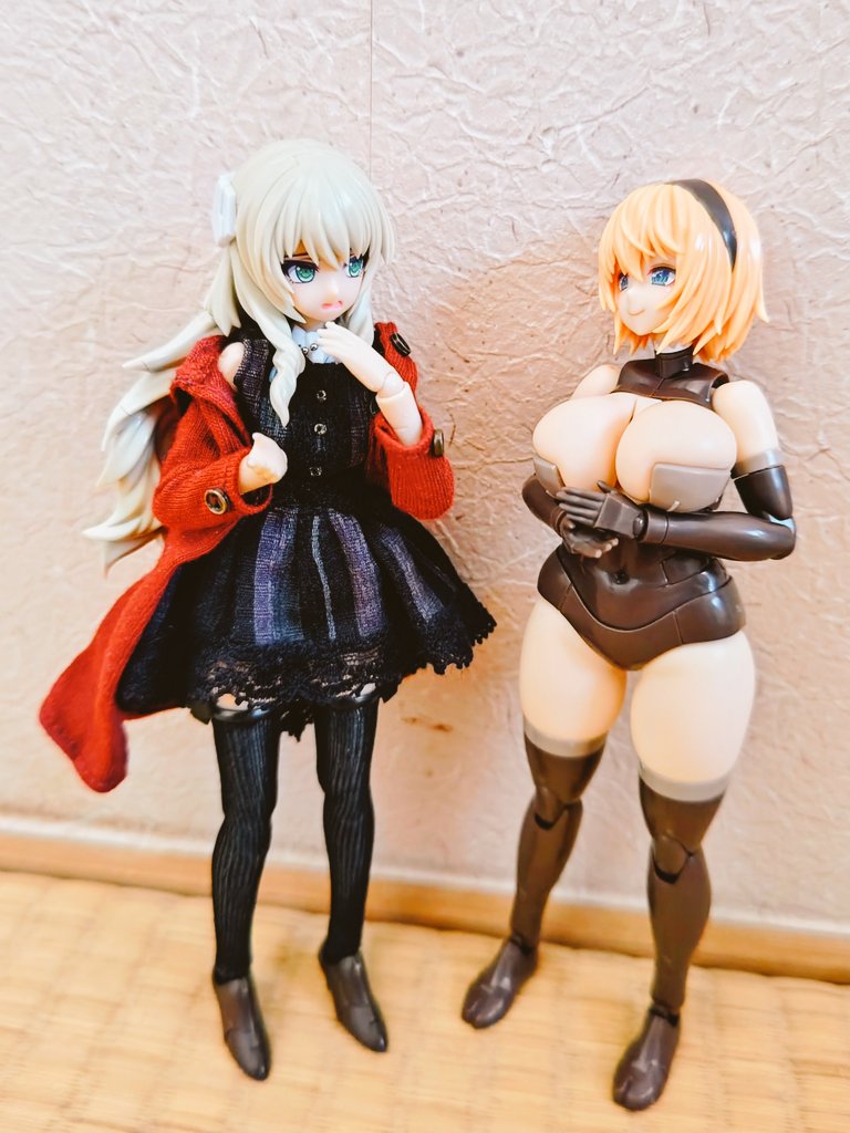 おはようございます☀️
輝鎚・甲ちゃんの素体まで完成しました。

ボリュームがすごいですね…😳

輝鎚｢おはようございまぁす｣
ドゥル様｢あ、あなた…なかなかな身体つきですわね😐｣
輝鎚｢そうですかぁ～(ﾄﾞﾔｧ)｣