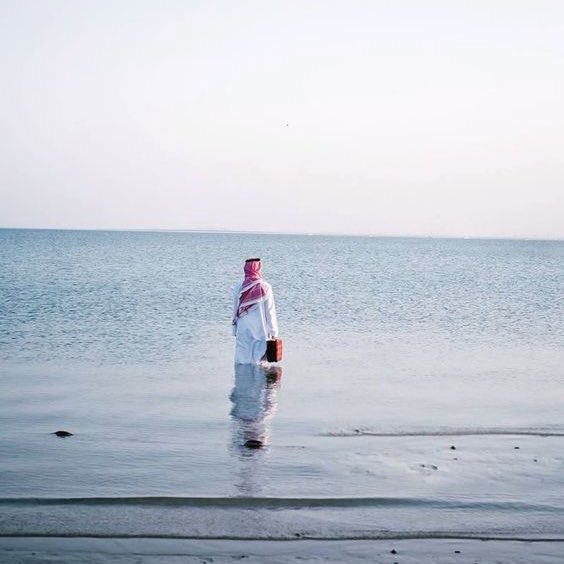 تـبي الصـراحه دونـك العمـر مابيـه
   عجزت اساير دنيتي وانت غايب