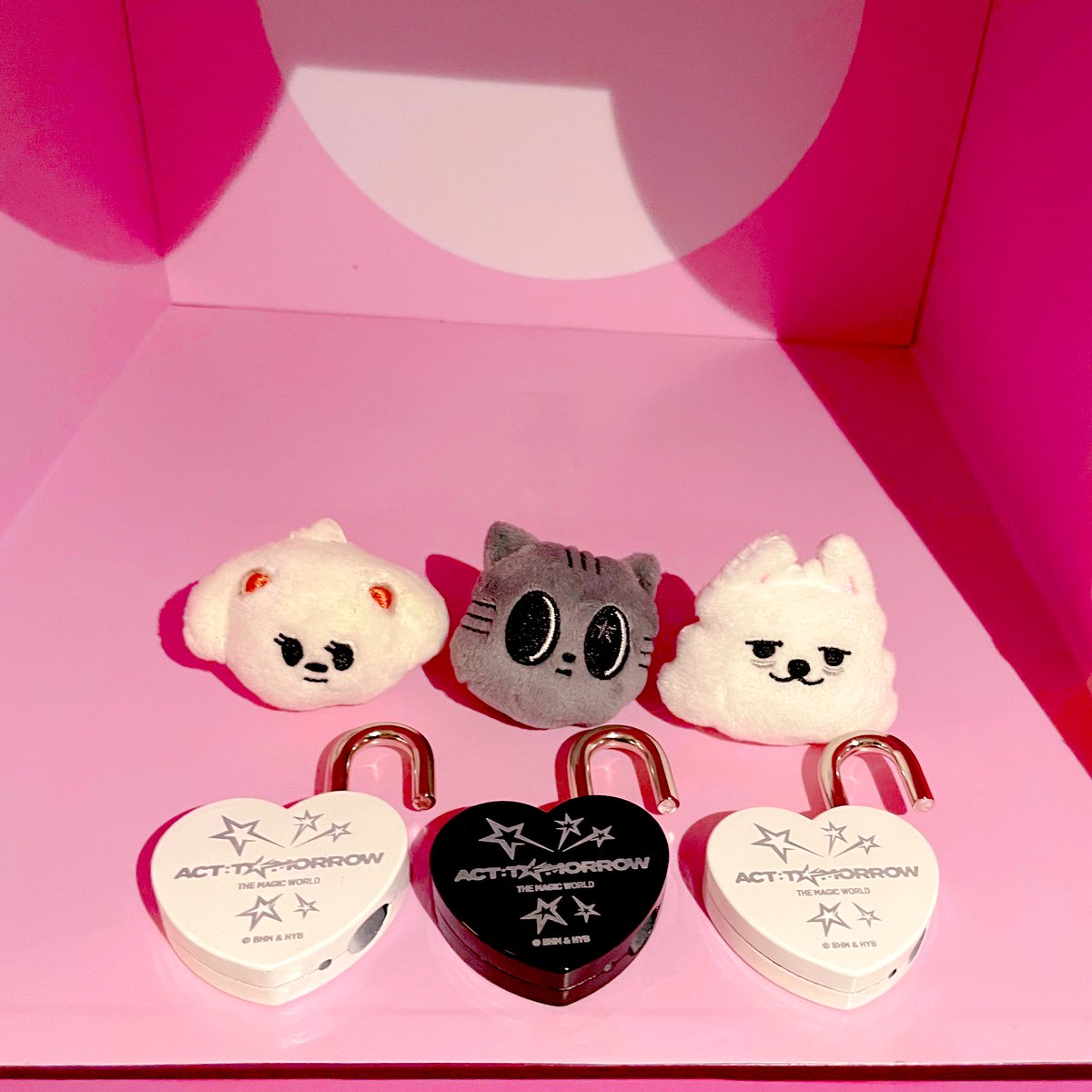 梅田スカイビル空中庭園のハートロック、裏に刻印もできるしTomorrow