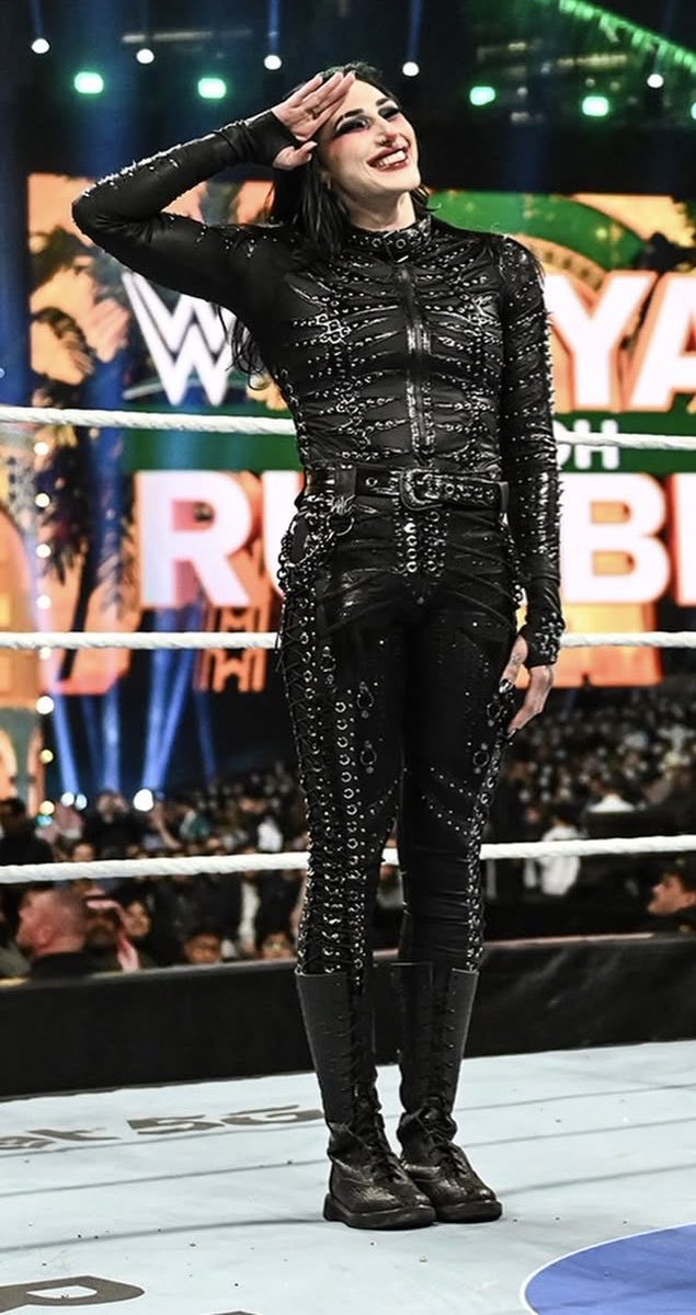 wickedwaze_'s tweet photo. My sleep paralysis demon reporting for duty @RheaRipley_WWE https://t.co/197dZNRrpM