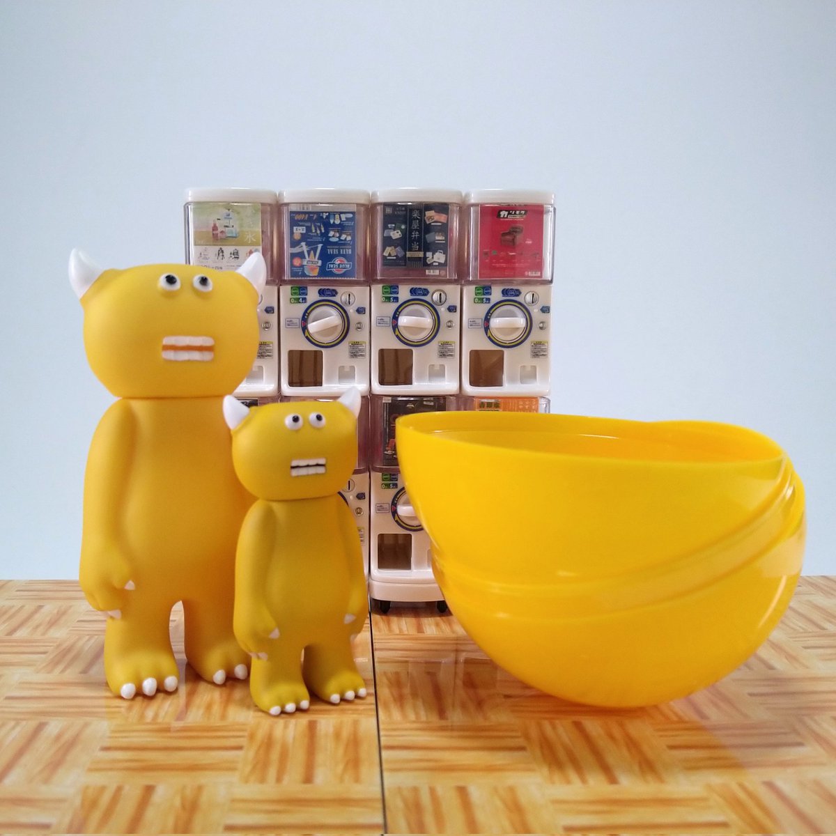 Toy_Mix_Photo's tweet photo. #ケンエレファント
#アサヨシ
#キイロ
#KIIRO
“ASAYOSHI.キイロ フィギュアコレクション”
一撃で黄色の“キイロ”を手に満足したんだけど
BOX版の箱絵が良く箱欲しさに一摘みして“オイモ”を迎えて…からが沼で
“全色揃えなきゃ気持ち悪い病”を発症
結果、1週間以上掛けコンプする事になる https://t.co/Lyog2WBlAL