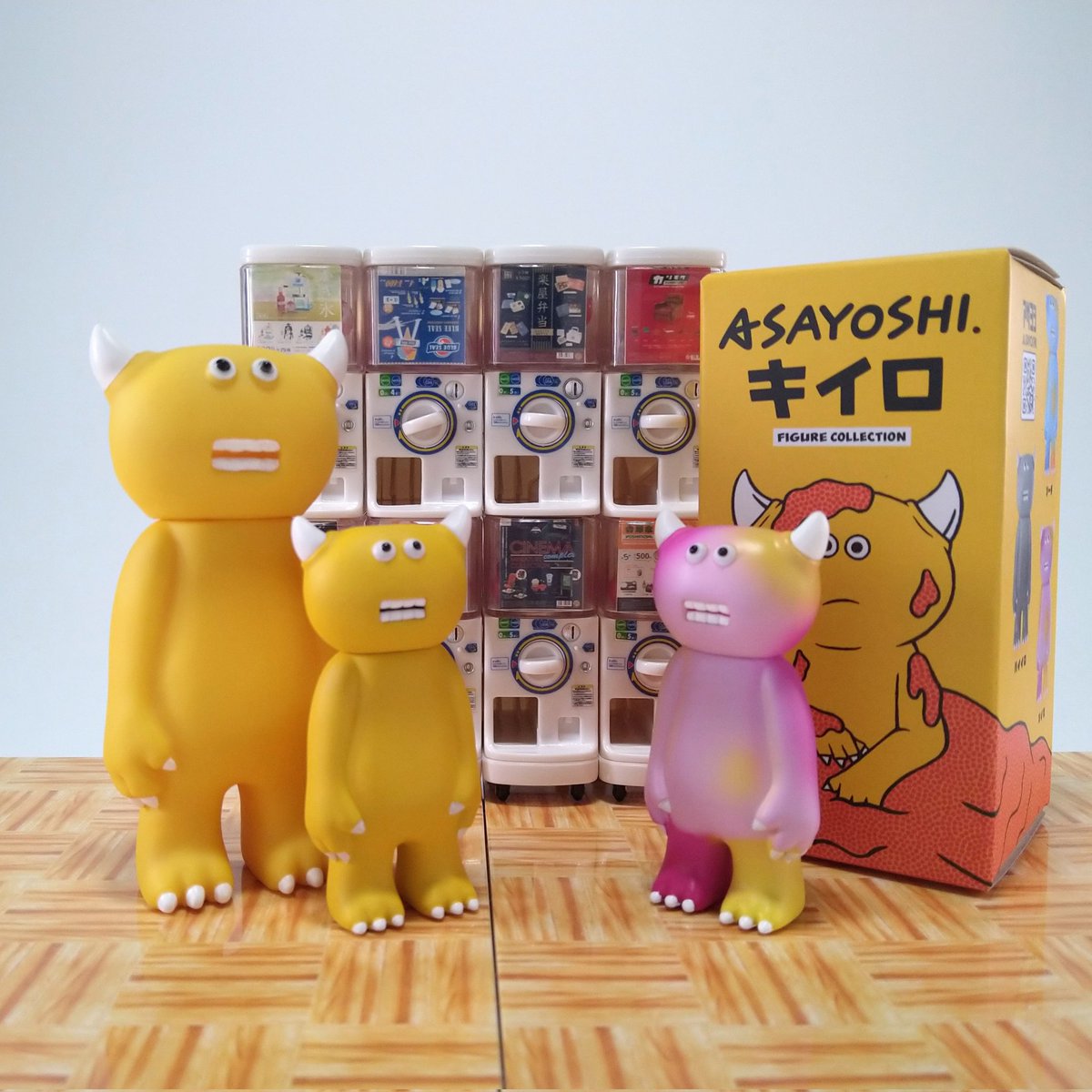 Toy_Mix_Photo's tweet photo. #ケンエレファント
#アサヨシ
#キイロ
#KIIRO
“ASAYOSHI.キイロ フィギュアコレクション”
一撃で黄色の“キイロ”を手に満足したんだけど
BOX版の箱絵が良く箱欲しさに一摘みして“オイモ”を迎えて…からが沼で
“全色揃えなきゃ気持ち悪い病”を発症
結果、1週間以上掛けコンプする事になる https://t.co/Lyog2WBlAL