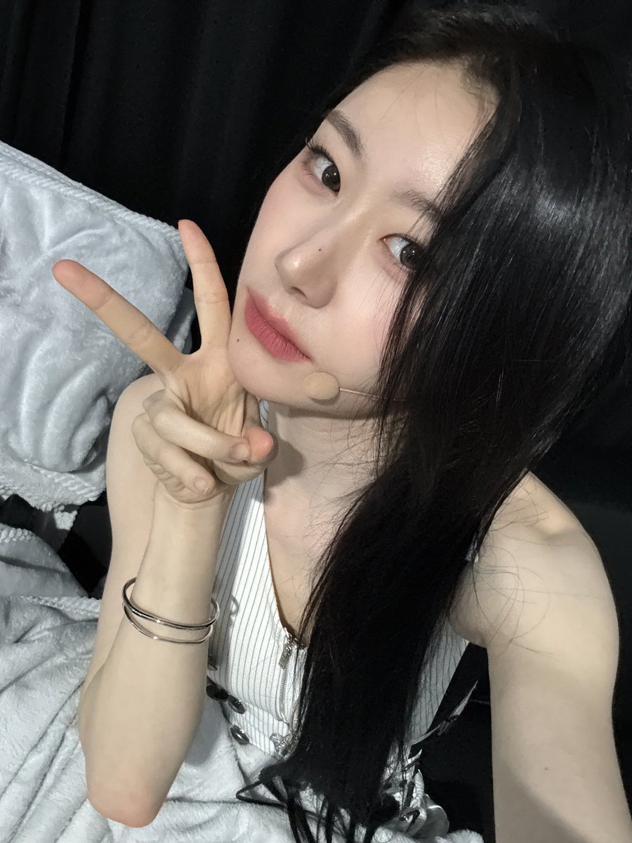 사랑 💟 (sʟᴏᴡ ᴏɴ ᴡᴅ) (@lcruniverse) on Twitter photo 