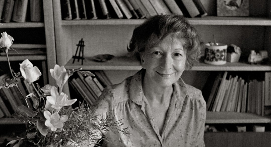 Paola__Breda's tweet photo. #WisławaSzymborska
#1febbraio 2012 🥀

.    💓

"Ascolta
 come mi batte forte
 il tuo cuore."

#SalaLettura #Poetando
. https://t.co/Ymkh2dZ164