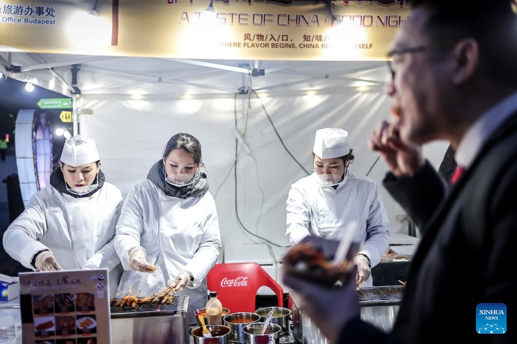 PDOAUS's tweet image. #Vendors sell #Chinese #food at "A #Taste of #China, Chinese Food Nights" event held at #Budapest #Zoo and #Botanical Garden in Budapest, #Hungary, Jan. 30, 2026.
en.people.cn/n3/2026/0131/c…