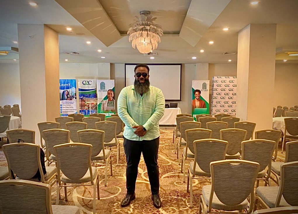 Se toujou menm nou menm lan. Anpil bagay ap load. #TEKTEK