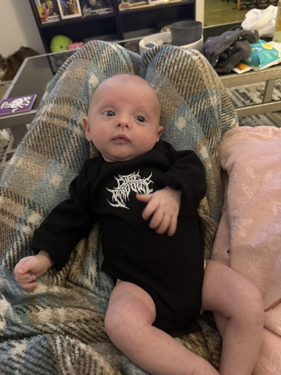 bxvay's tweet photo. Being a girl dad is my absolute favorite thing in the world 🖤 https://t.co/hfRisBPWbT