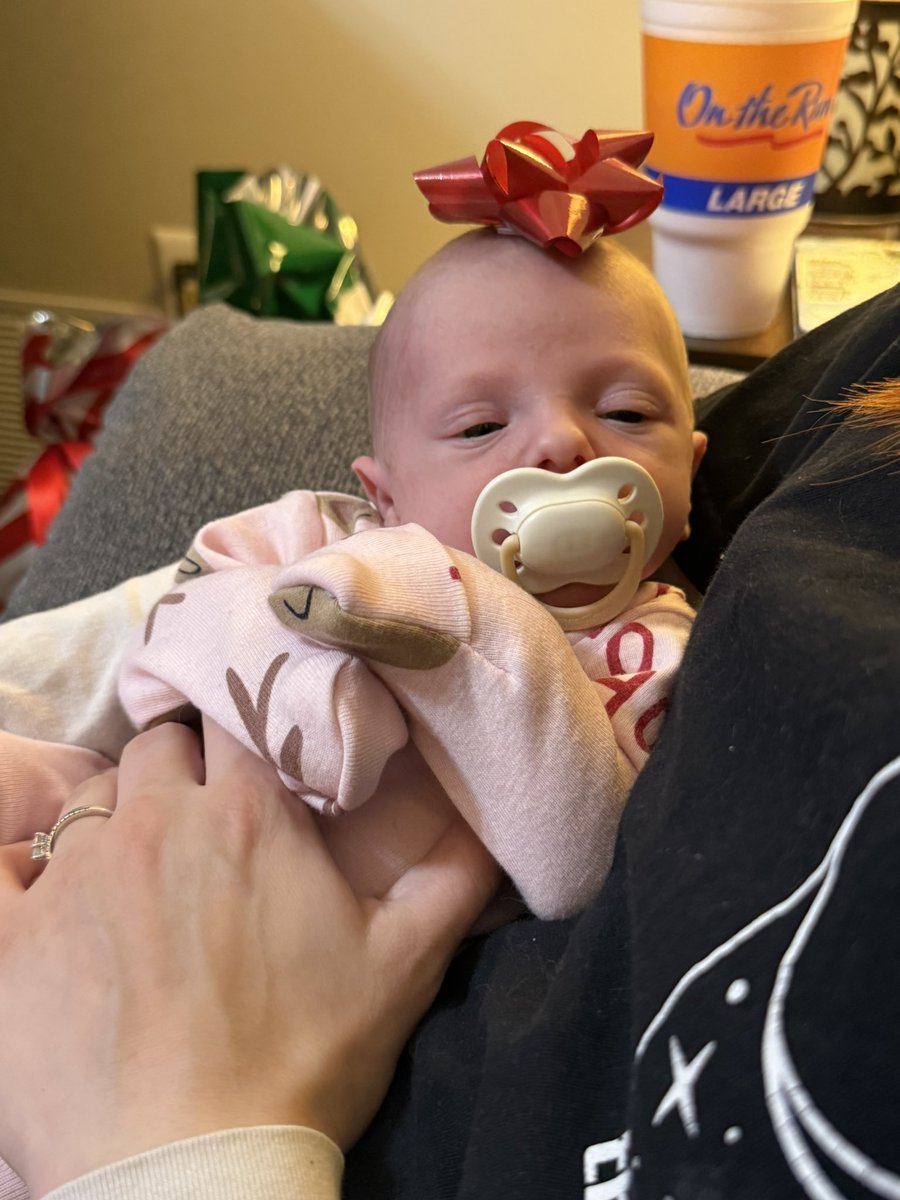 bxvay's tweet photo. Being a girl dad is my absolute favorite thing in the world 🖤 https://t.co/hfRisBPWbT