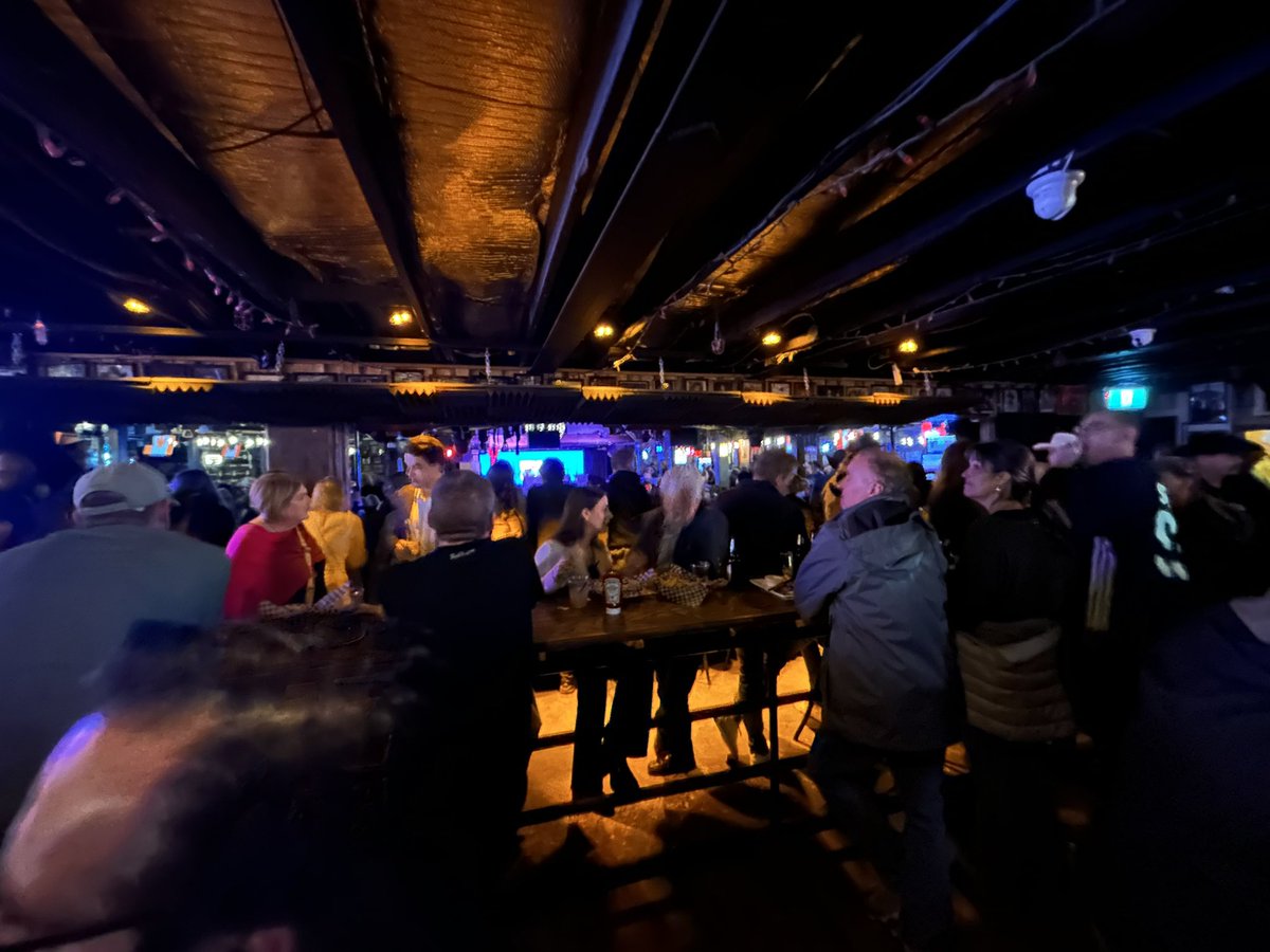 JamesCamero7t's tweet image. Absolutely Packed at the Conservative Rally in Calgary this evening.

Ranchmans Cowboy Bar.