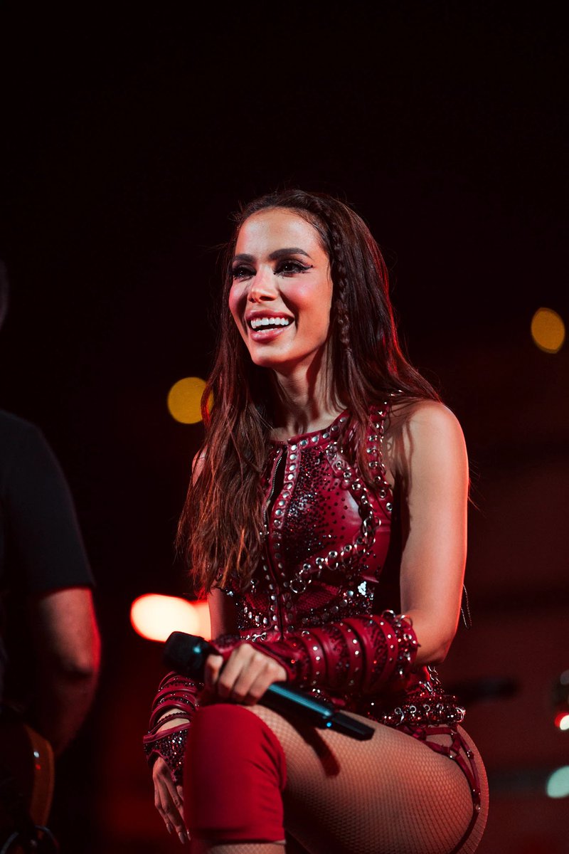 fonteanittabr's tweet photo. HISTÓRICO! Anitta esgotou completamente TODAS as onze datas dos Ensaios da Anitta em 2026.

— O evento se concretiza novamente como a maior turnê do verão brasileiro. https://t.co/kxaaDrck1m
