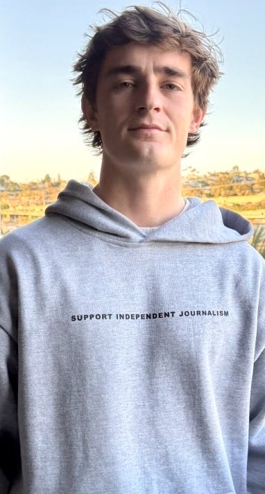 HadleyStarkey's tweet photo. @nickshirleyy is On The Ground in #California! Watch out #CrossLegs ur Wind-Tunneled Tested Hair-Do is about to get a blow job! https://t.co/AqoaU2VCTK