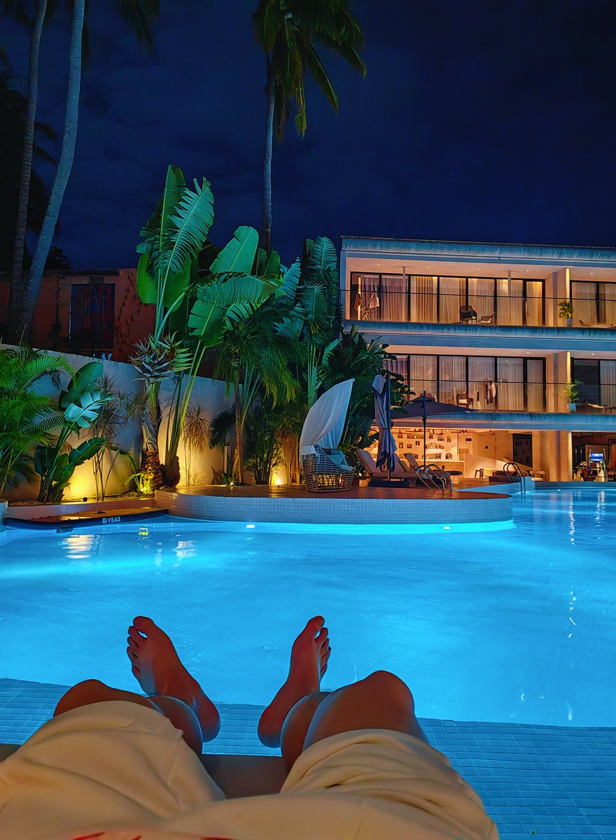 黑袜超人S tweet media