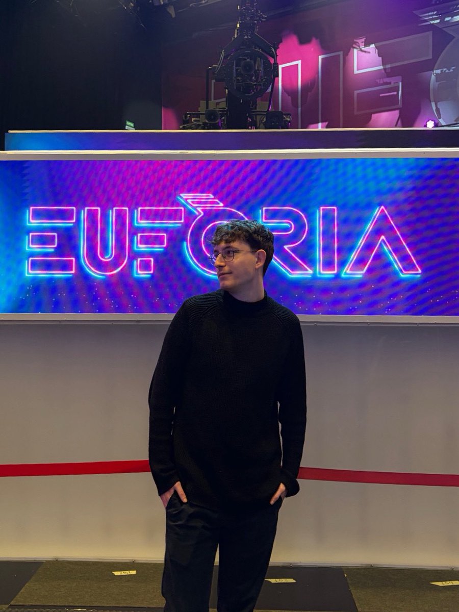 uleouleo's tweet photo. uléo STUNS at Eufòria Gala 2 https://t.co/FLvUlGsC5J