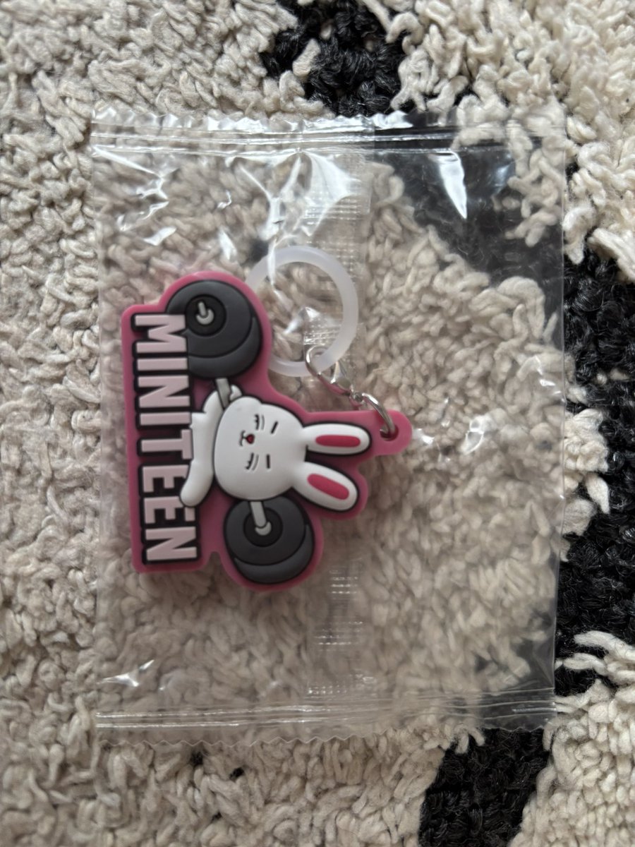 u2ck83's tweet photo. SEVENTEEN セブチ MINITEEN ミニティーン ガチャ  ぷっくりめじるしアクセサリー 交換 

【譲】 エスクプス🍒

【求】  ドギョム🍕

郵送希望です。
お気軽にリプまたはdmお願いします🙏 https://t.co/pijVQsuV5D