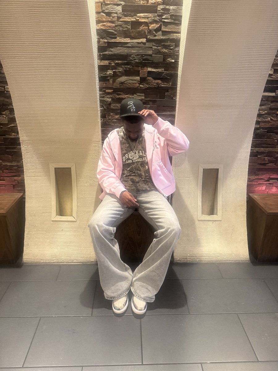 BlessedUpAB's tweet photo. 🚶🏿‍♂️❤️ https://t.co/flhae3rcMt