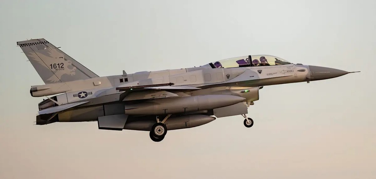 Felicidades a la Fuerza Aérea Peruana por haber elegido al F-16V Block 70/72 para reemplazar a los MIG-29, en este primer lote se van a adquirir 10 monoplazas y 2 biplazas. En unos años la flota estaría compuesta por F-16 y Mirage 2000. Ya quiero ver esos ejercicios... <a href="/PucaraD/">Pucara Defensa</a>