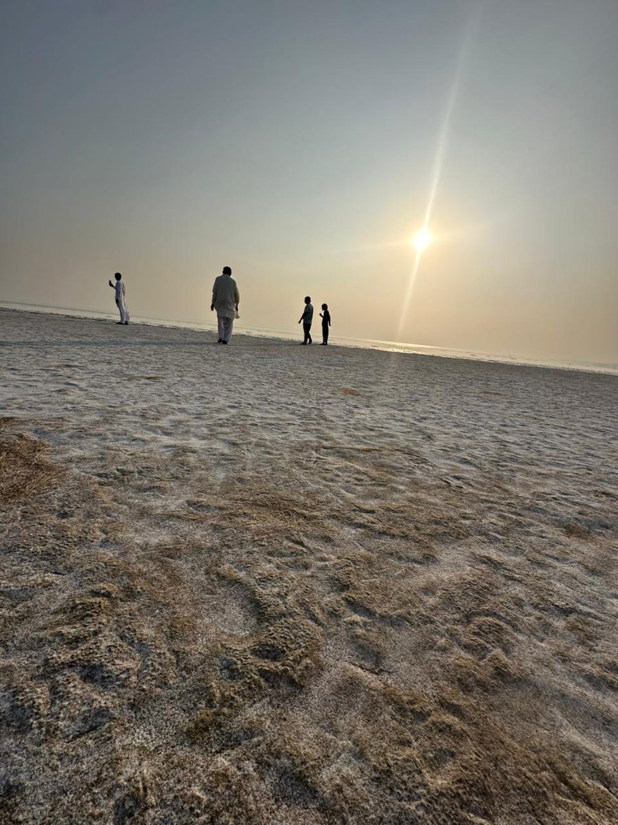Dawood_Aftab's tweet photo. وقت جي زخمن کي سيني ۾ سبيوسين 
توهان سان ملڻ لاءِ ھر ھربو ڪيوسين

Thar Tour With Friends in winter 

#thar #friends #love #nagar #nature https://t.co/FNCulq2dcU