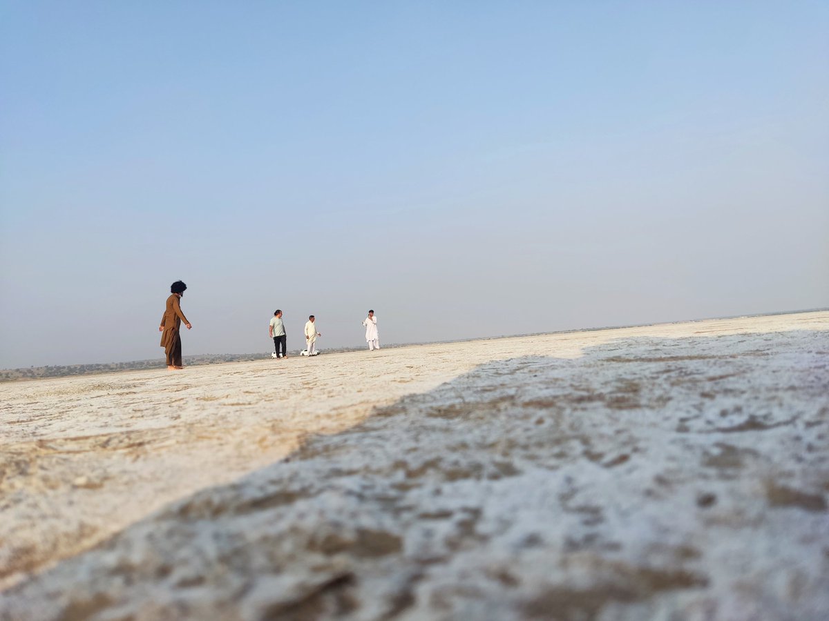 Dawood_Aftab's tweet photo. وقت جي زخمن کي سيني ۾ سبيوسين 
توهان سان ملڻ لاءِ ھر ھربو ڪيوسين

Thar Tour With Friends in winter 

#thar #friends #love #nagar #nature https://t.co/FNCulq2dcU