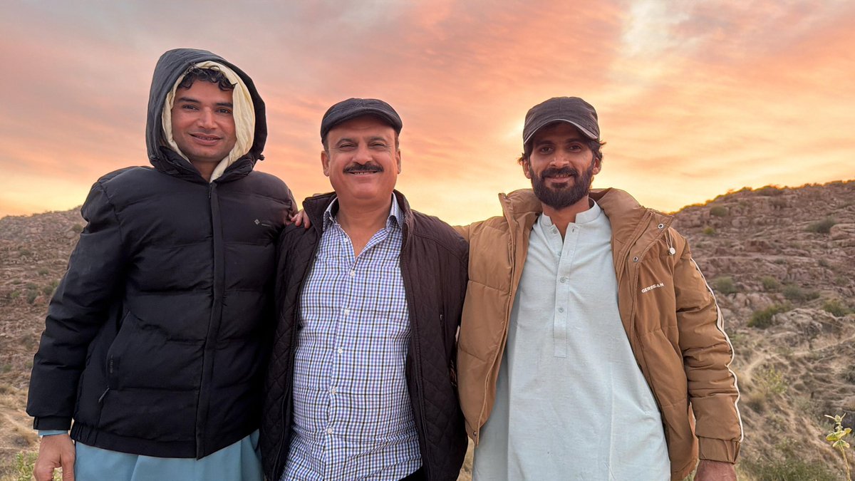 Dawood_Aftab's tweet photo. وقت جي زخمن کي سيني ۾ سبيوسين 
توهان سان ملڻ لاءِ ھر ھربو ڪيوسين

Thar Tour With Friends in winter 

#thar #friends #love #nagar #nature https://t.co/FNCulq2dcU