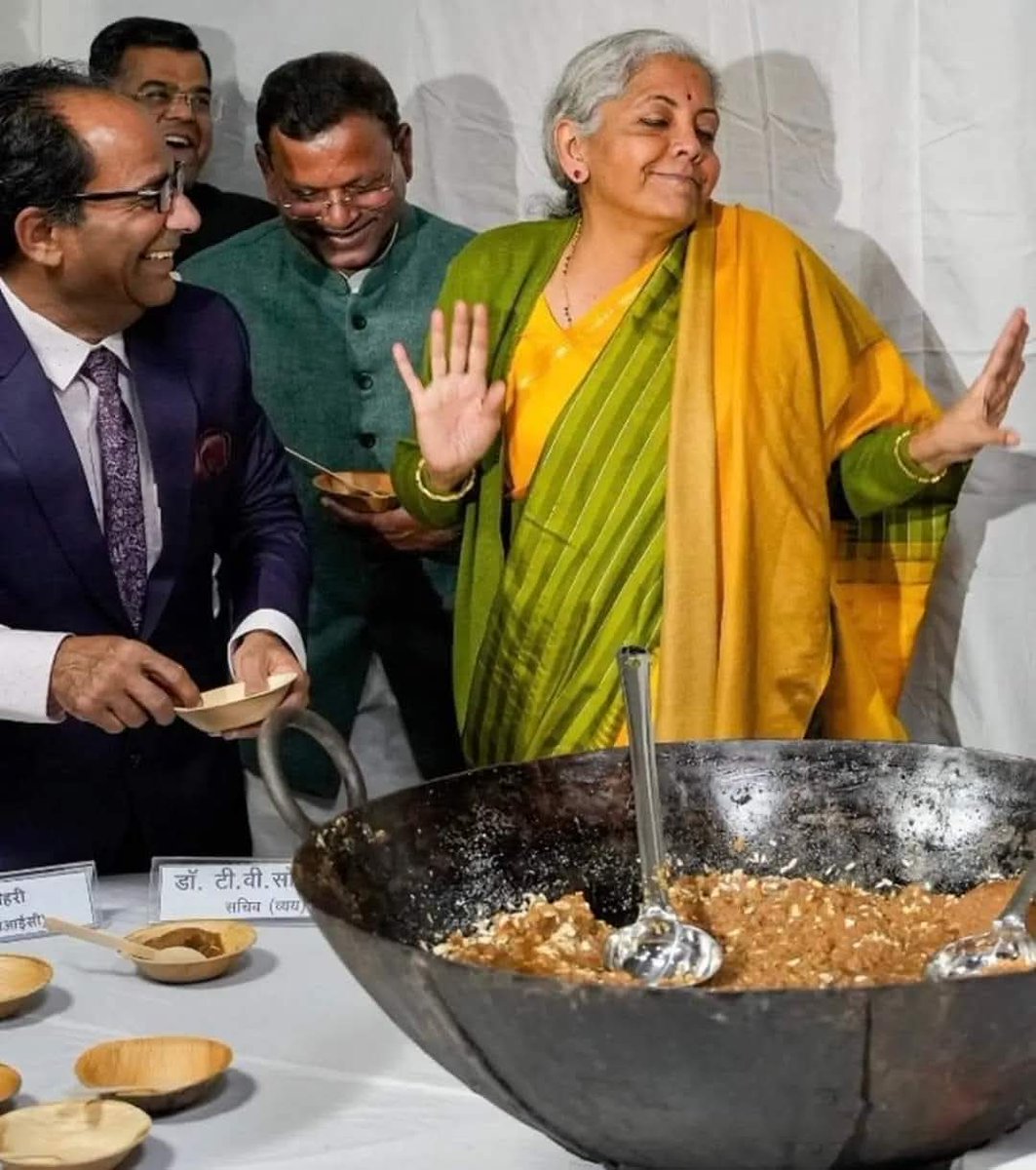 ATaniltiwari's tweet image. एक बार फिर कुछ पल्ले नहीं पड़ेगा #guaranteed #2014_से_confident_आमजन #किसान  ‌। #आमबजट_2026 😜😂