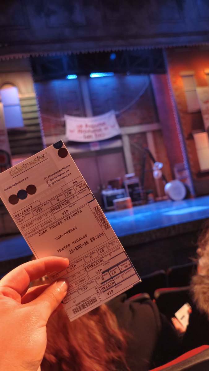AmyTaquito21's tweet photo. Por más que lo intenté no logré ir a ver el musical de navidad, pero claro que tenía que venir a Ver esta obra @32maddox 

Más que emocionada por verte por primera vez en el teatro 🫰🏼❤️ https://t.co/cVF2t6M5tc