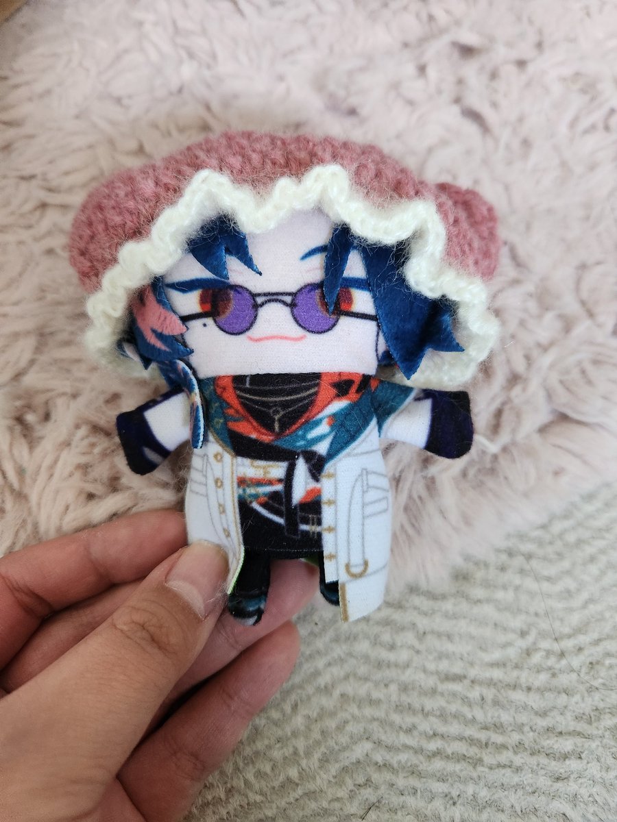 ふわふわ猫耳風帽子