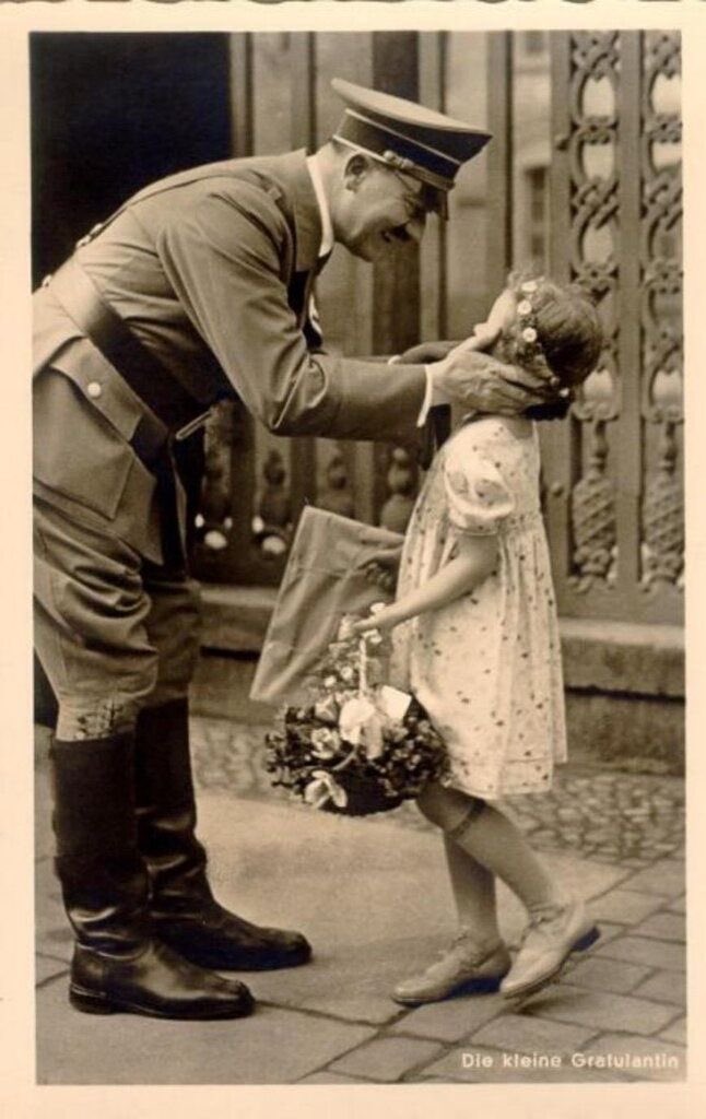 Hitler;
-"Gün gelecek öldürmediğim her yahudi için bana küfredeceksiniz" demişti!