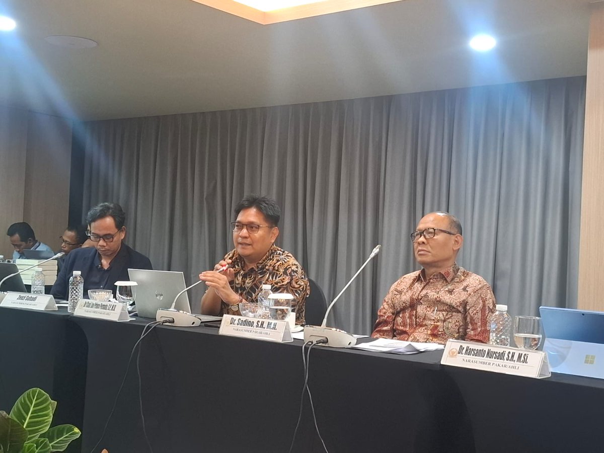 JanPP1's tweet photo. Ceritanya jadi narasumber pakar dalam diskusi Kelompok DPD di MPR RI, Jumat siang (30/1/2026). Semoga membaeri manfaat #DPD  #MPR #Bencana #BencanaEKologis #SDA #Pasal33UUD1945 #Keadilan https://t.co/AJ2Kb9JiKu