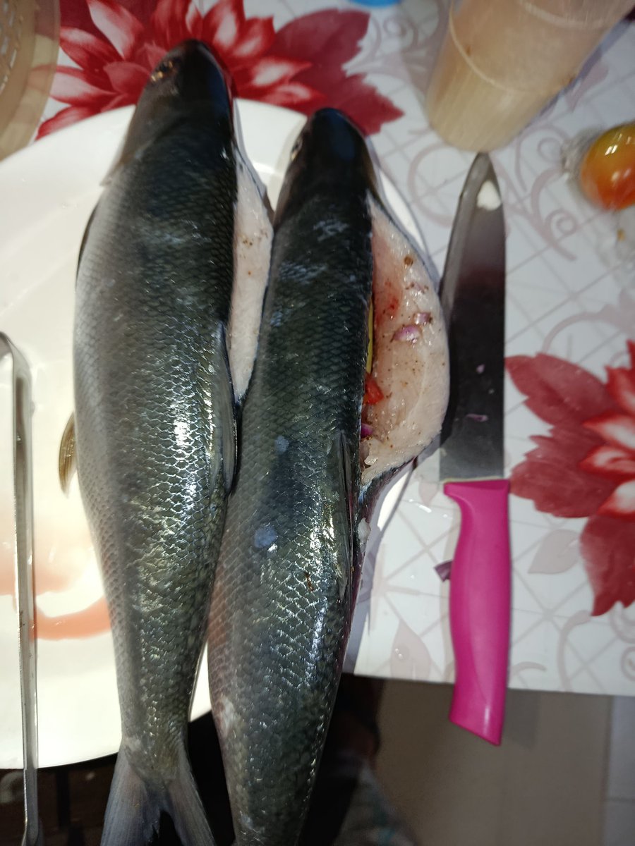 rrdcateen's tweet photo. Sabi ko kagabi sa kuya inihaw na isda ulam namin ngayon, aba ang aga nya gumising para bumili ng iihawin. Kahit anong oras na sya nakauwi kahapon galing trabaho. Thank you kuya chard 😭 https://t.co/AbzPOOfv21