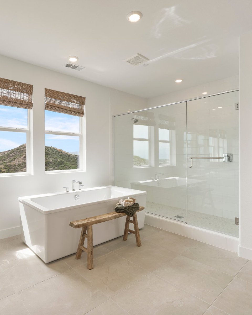 Self-Care Sunday hits different here ✨

Montilla 2, 4 bd / 4.5 ba / 2 gar / 4,138 sq. ft. --> spr.ly/6019hEdAJ