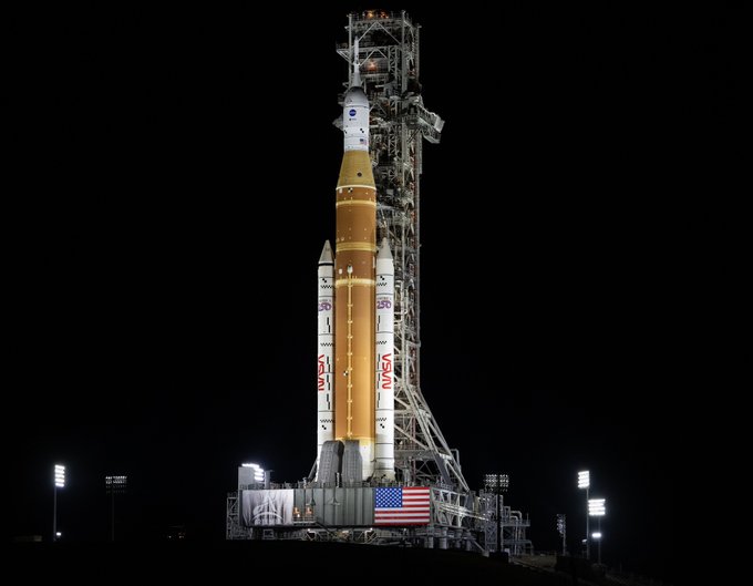 NASA’s Space Launch System (SLS) rocket and Orion spacecraft, secured to the mobile launcher, are seen at Launch Pad 39B, Saturday, Jan. 17, 2026, at NASA’s Kennedy Space Center in Florida. NASA’s Artemis II test flight will take Commander Reid Wiseman, Pilot Victor Glover, and Mission Specialist Christina Koch from NASA, and Mission Specialist Jeremy Hansen from the CSA (Canadian Space Agency), around the Moon and back to Earth no later than April 2026.
NASA/Joel Kowsky