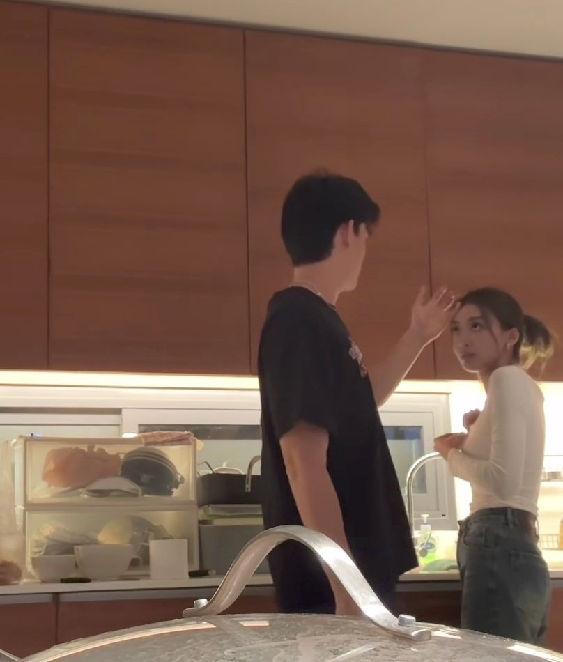 ฮือ เพิร์ธโดนน้ำมันกระเด็น แต่กุได้โมเม้นชวนฮ้อปเฉย เคมีพวกแกแรงไปป้ะ