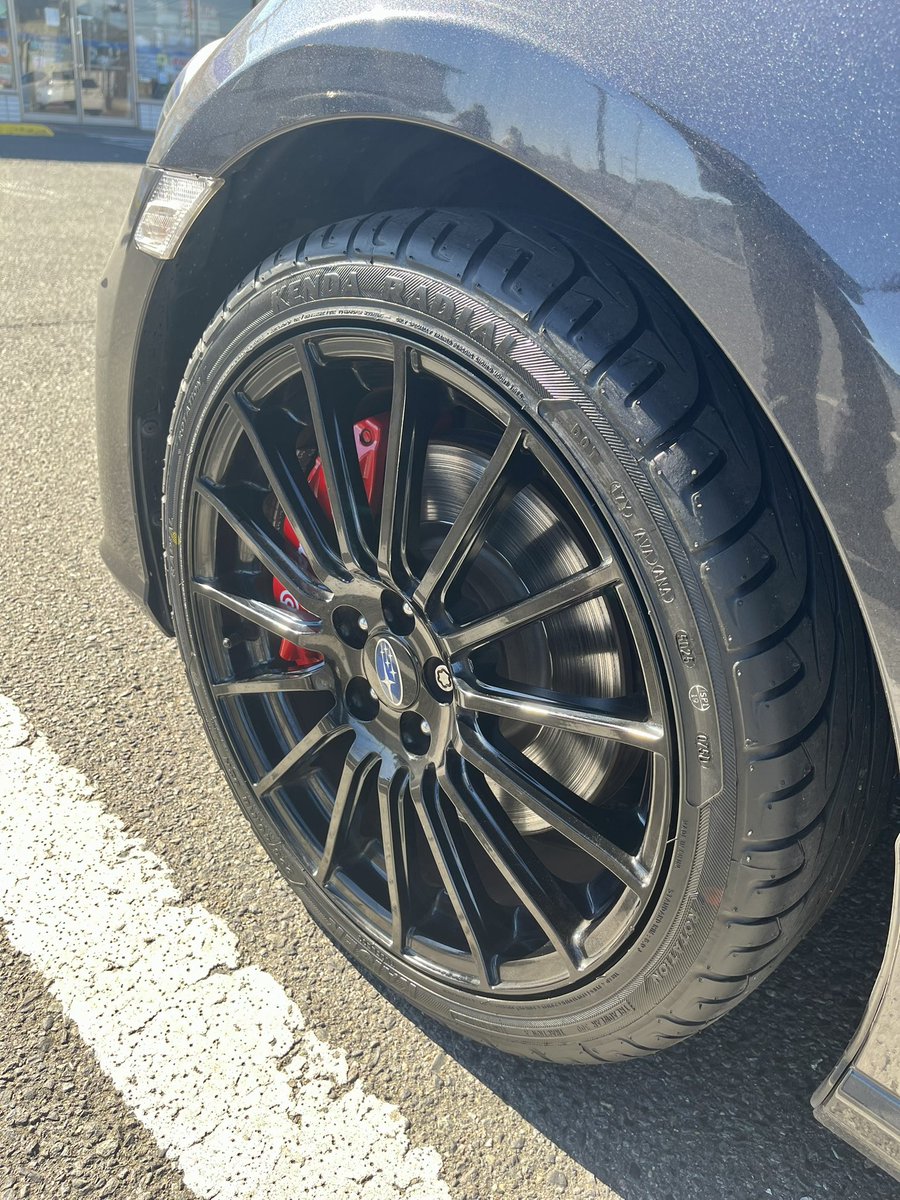 タイヤ組み換え完了！！
ひび割れまくりの
ミシュランさようなら👋