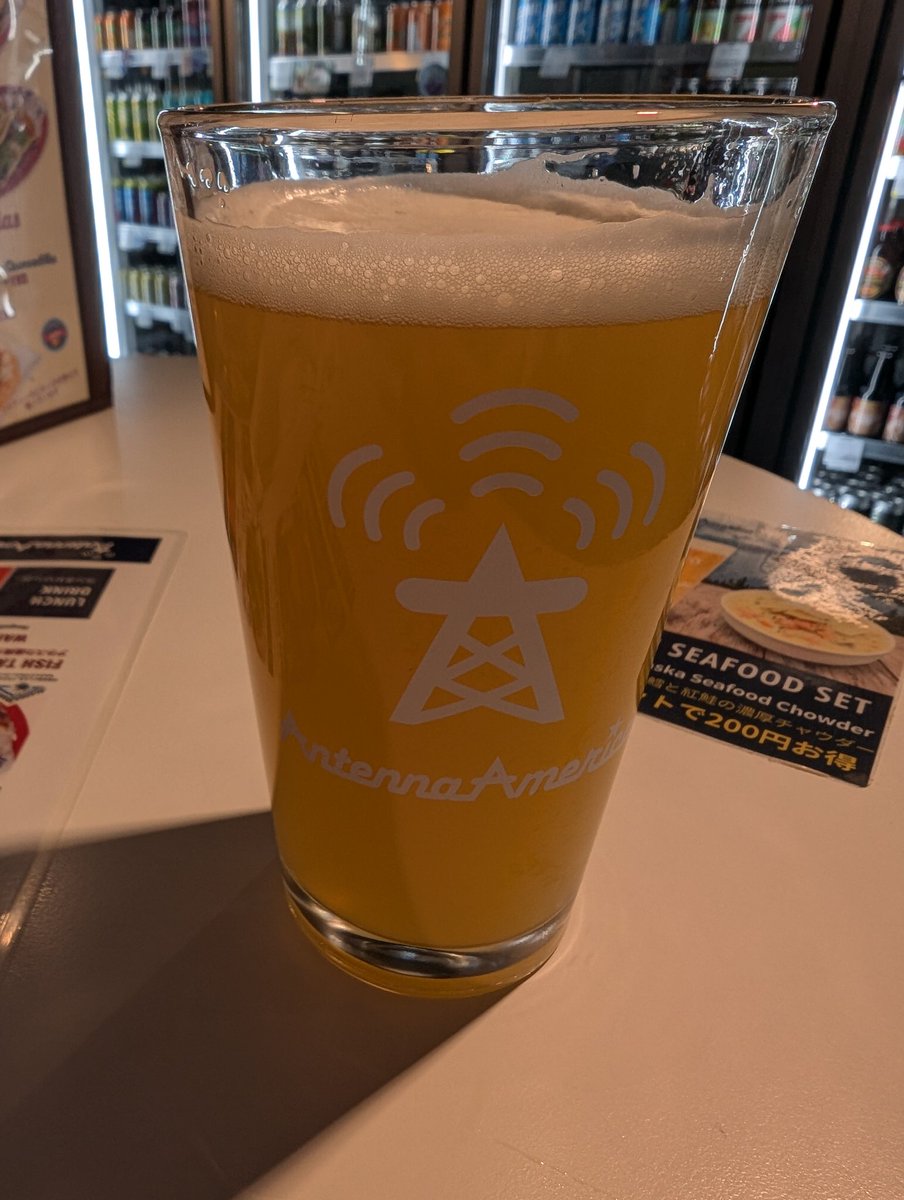 h_koh128's tweet photo. 今シーズン初レース(10km)を終えたのでこの時間から飲む
1週間前に足を挫いたことを考えればタイムは及第点
次は4週間後のハーフ, さすがに練習しないとやばいな https://t.co/658bZjsGQX