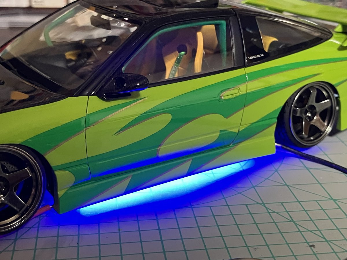 お試しでZoomonのアンダーネオン を光らせて、180SXをモデルに サイド