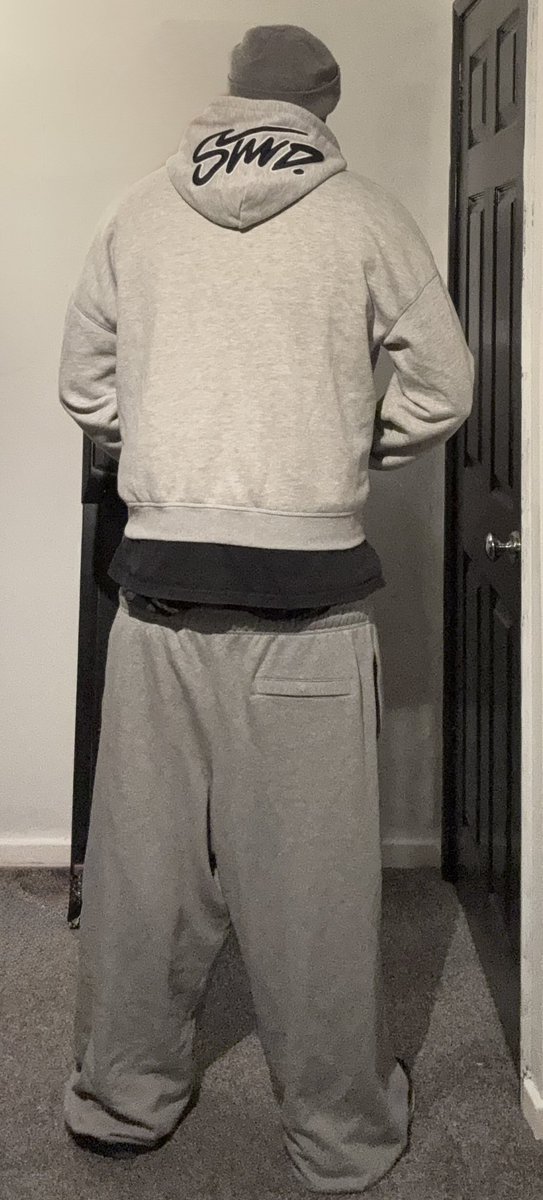 h3adstr0ng94's tweet photo. My new nike joggers go hard

#swag
#ukstreetwear
#streetwear
#sagging 
#baggyjoggers
#outfit
#outfits https://t.co/eXRuu0h57L