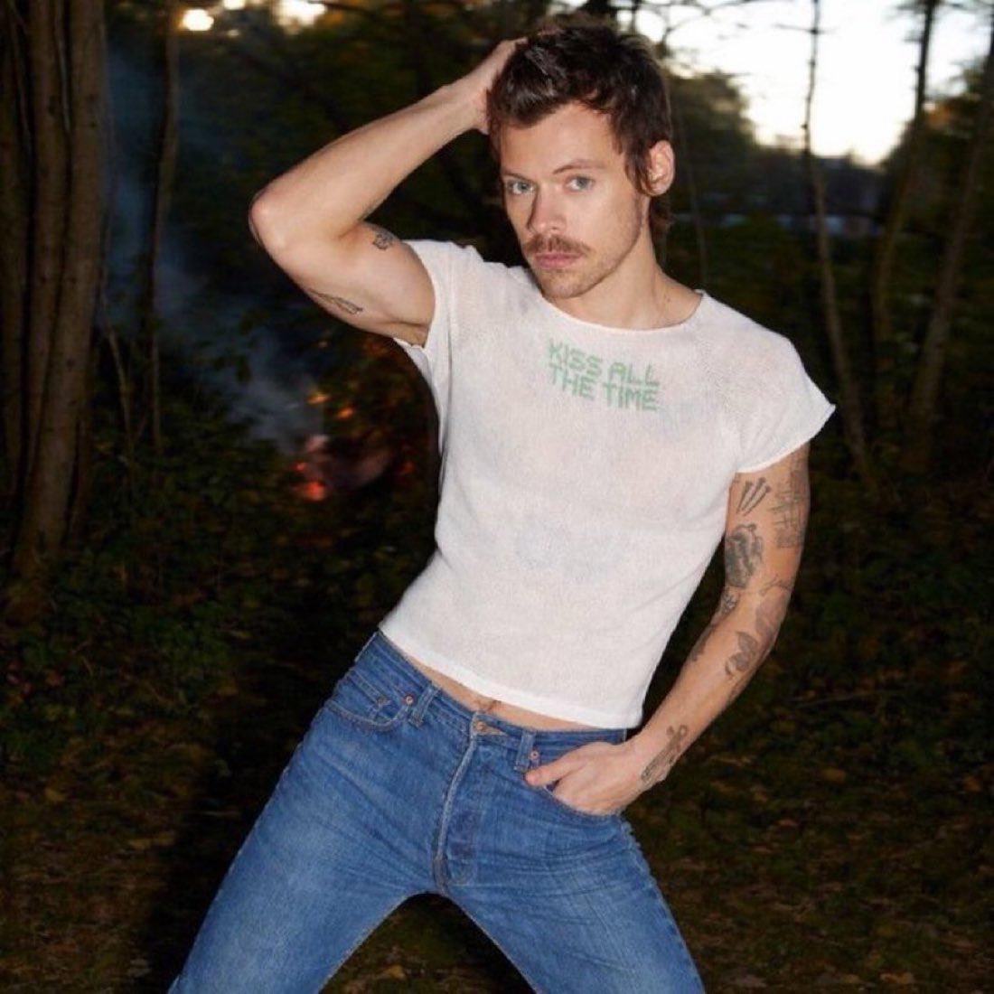 se fue puto y volvió putazo