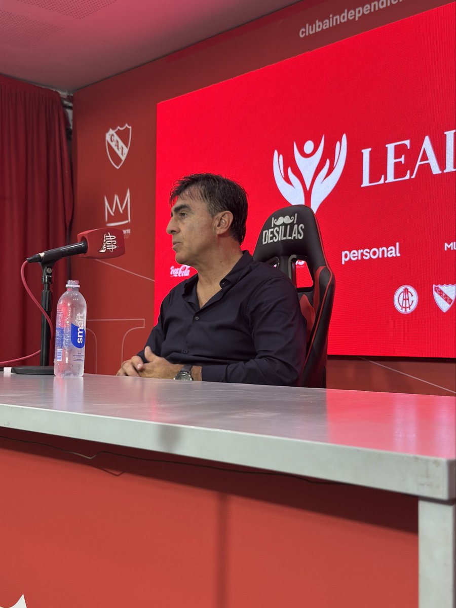 Técnico do Independiente, Gustavo Quinteros confirmou a saída de Diego Tarzia durante a coletiva após o empate contra o Vélez. O treinador afirmou: 

“Com a saída de Ruiz e Tarzia, vamos buscar um extremo”.
