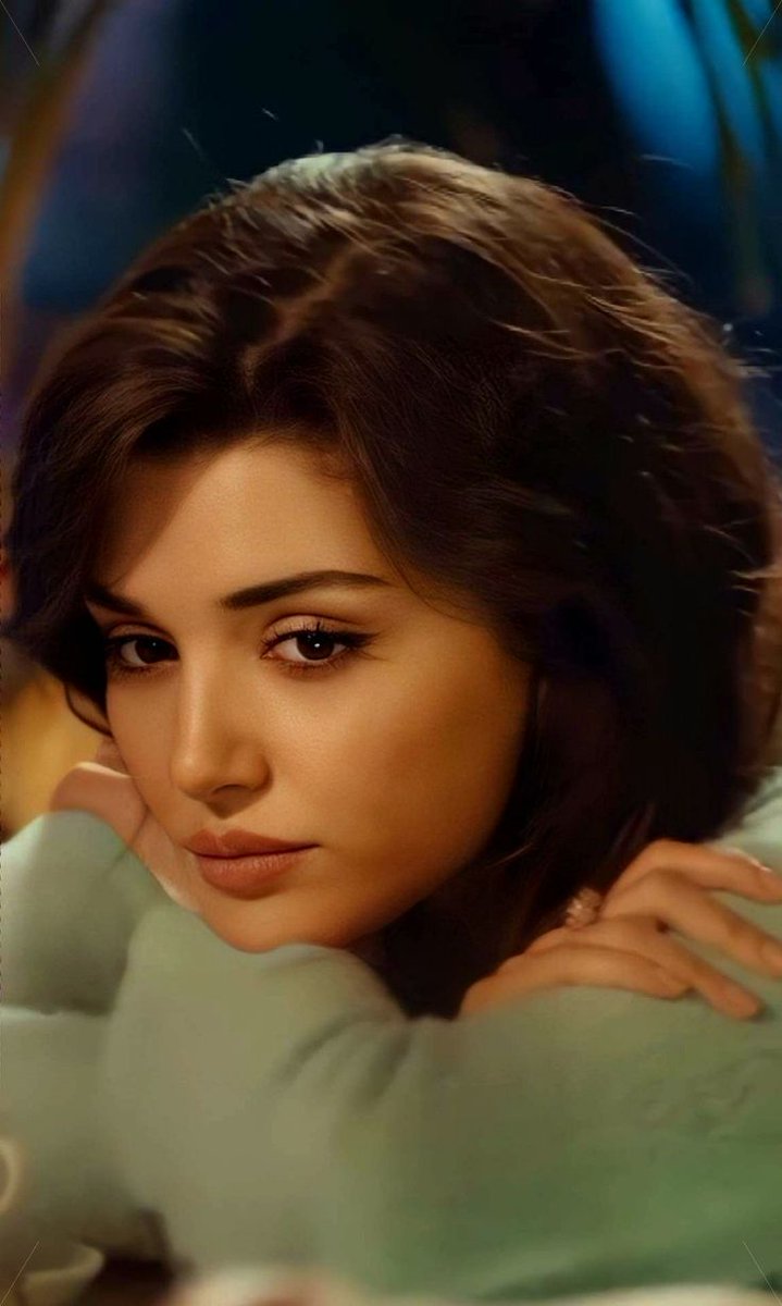 उसे हुनर ही नहीं आता आँखों को पढ़ने का

वरना मेरे 'ठीक हूँ' में भी उसे हज़ारों दर्द मिलते।