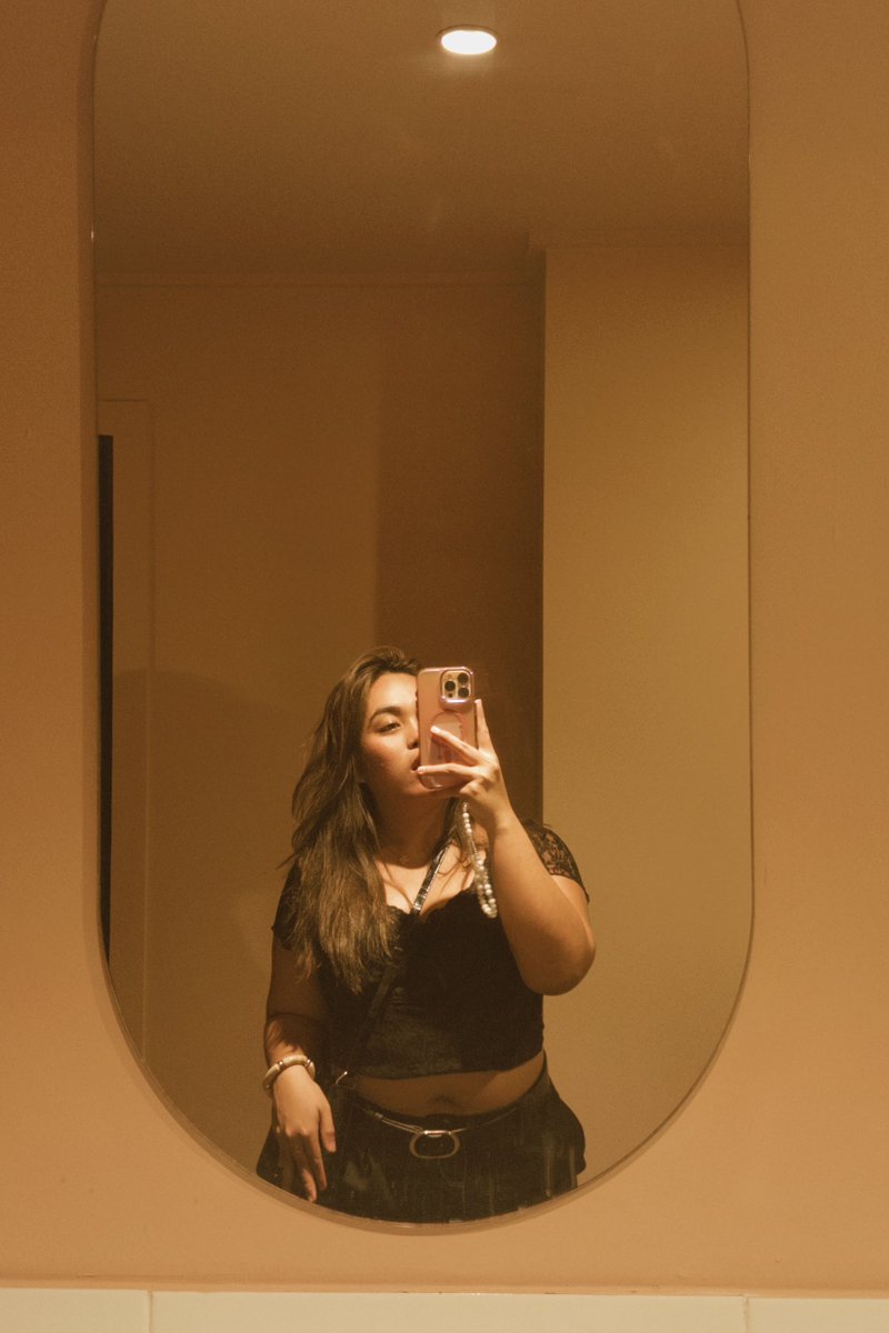 kaimcls's tweet photo. Loving myself even more. https://t.co/LuDa9TaNXV