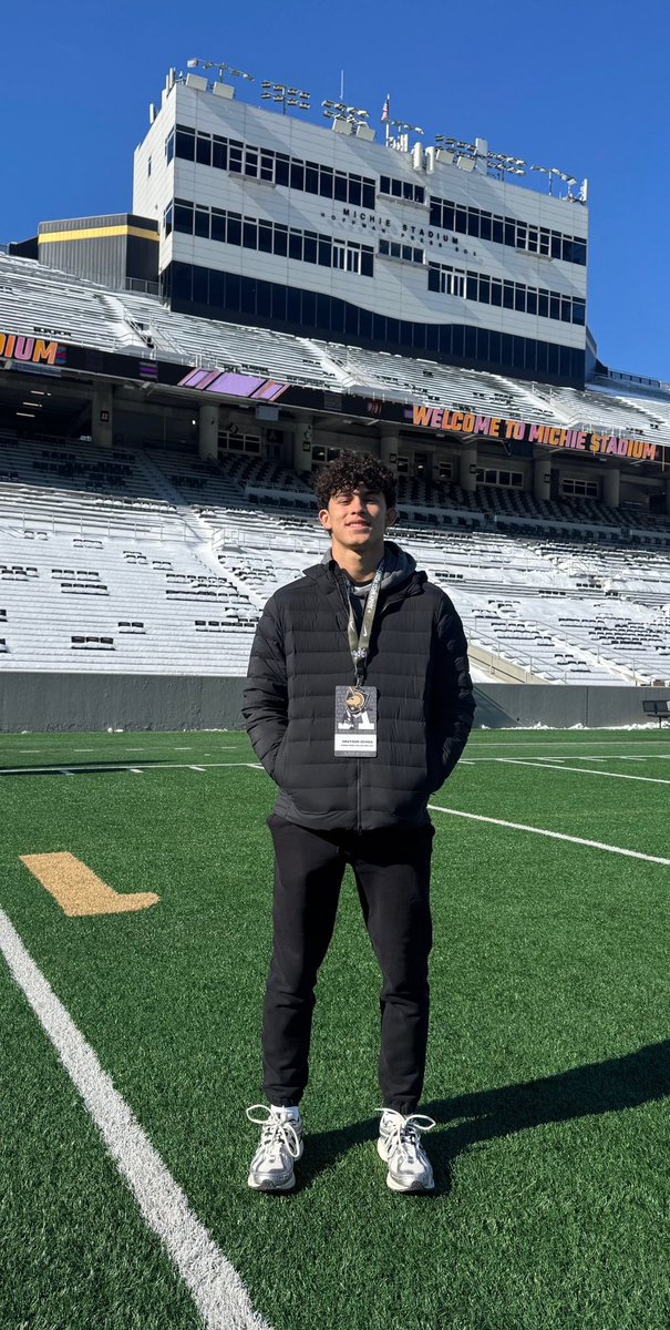 Had a great Junior Day visit with <a href="/ArmyWP_Football/">Army Football</a>. Very grateful to be able to experience the rich history within the academy. Thank you <a href="/cblackshear/">Cheston Blackshear</a> for the invite!

<a href="/CoachNoonan15/">Coach Noonan</a> <a href="/STRAKEJESUITFB/">Strake Jesuit Football</a> <a href="/TXPrivateFBGuy/">Texas Private School Football</a> <a href="/dctf/">Dave Campbell's — TexasFootball.com</a> <a href="/GoArmyWestPoint/">ArmyWestPoint Sports</a>