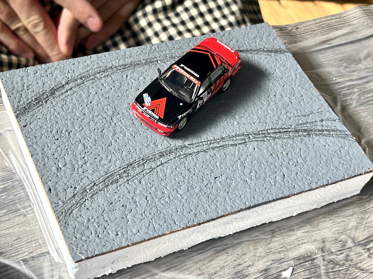 今日は #ジオラマ 教室！ 「発泡スチロールで作るミニカーベース