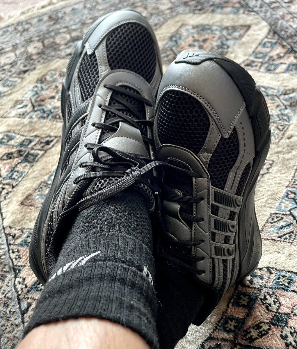 SocksStud's tweet photo. 🦶👣🧦👟👞🥾🚗🎉 https://t.co/KZ1nyFXkxy