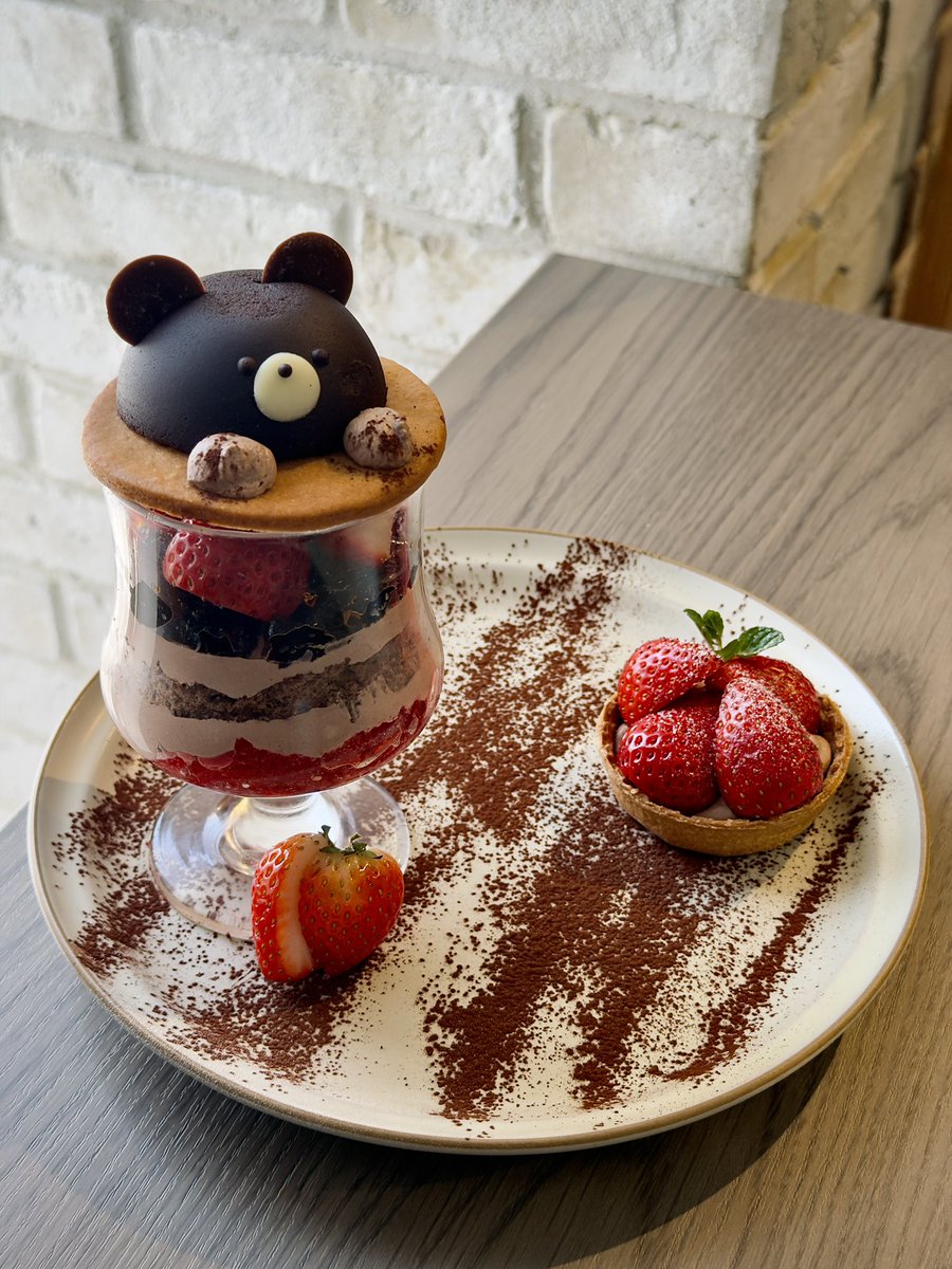 nyapi3995's tweet image. 2月スタート！！
今月もフォロワーの皆さん
よろしくお願いします🙌
今日は2026年LIVE始めだし
緊張もあるが楽しんでくる🥺✨
今日は耳が心地良い日になる...

2月最初のカフェ活☕️
バレンタインプレート🧸
とりあえずかわいすぎて
食べるの躊躇してしまうし
LIVE前に癒されました〜😽🍓